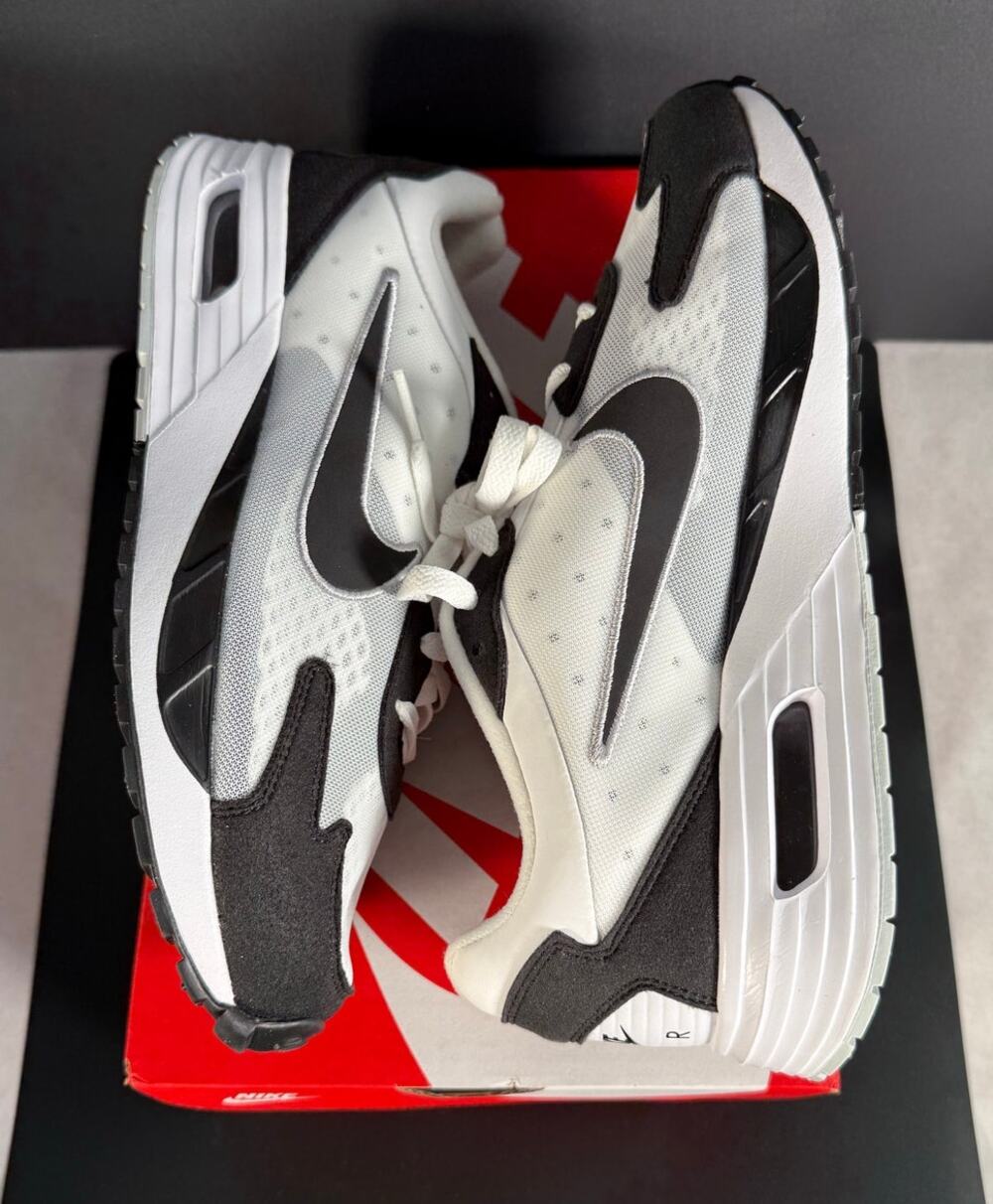 Nike Air Max Solo FN0784-101 White Black W10 M8.5 NIB Entrupy COA